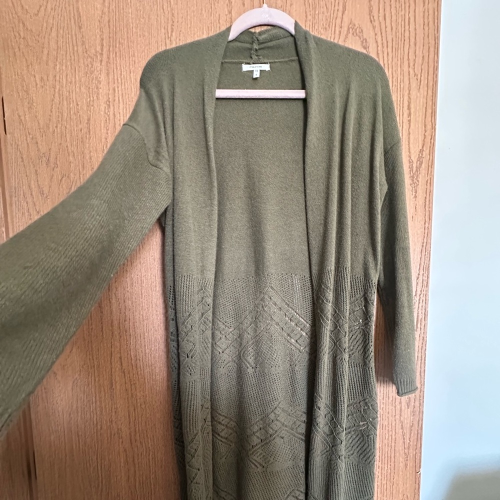 Long sleeve, lace looking pattern, olive green with slits on the side cardigan!